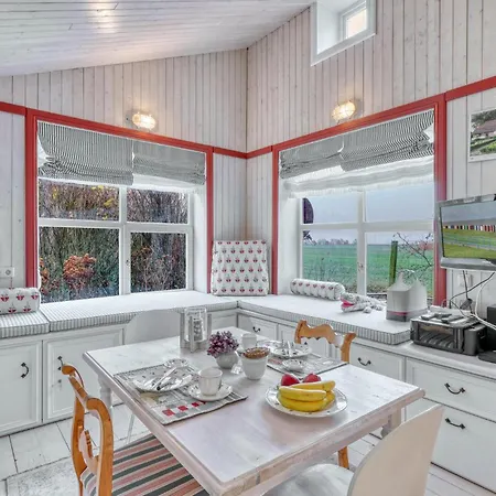 1 Bedroom Stunning Home In Galmsbuell بيت للعطل
